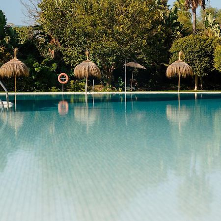 Ground Floor Holiday Apartment With Terrace And Pool In Puerto Banus, 马尔韦利亚 外观 照片