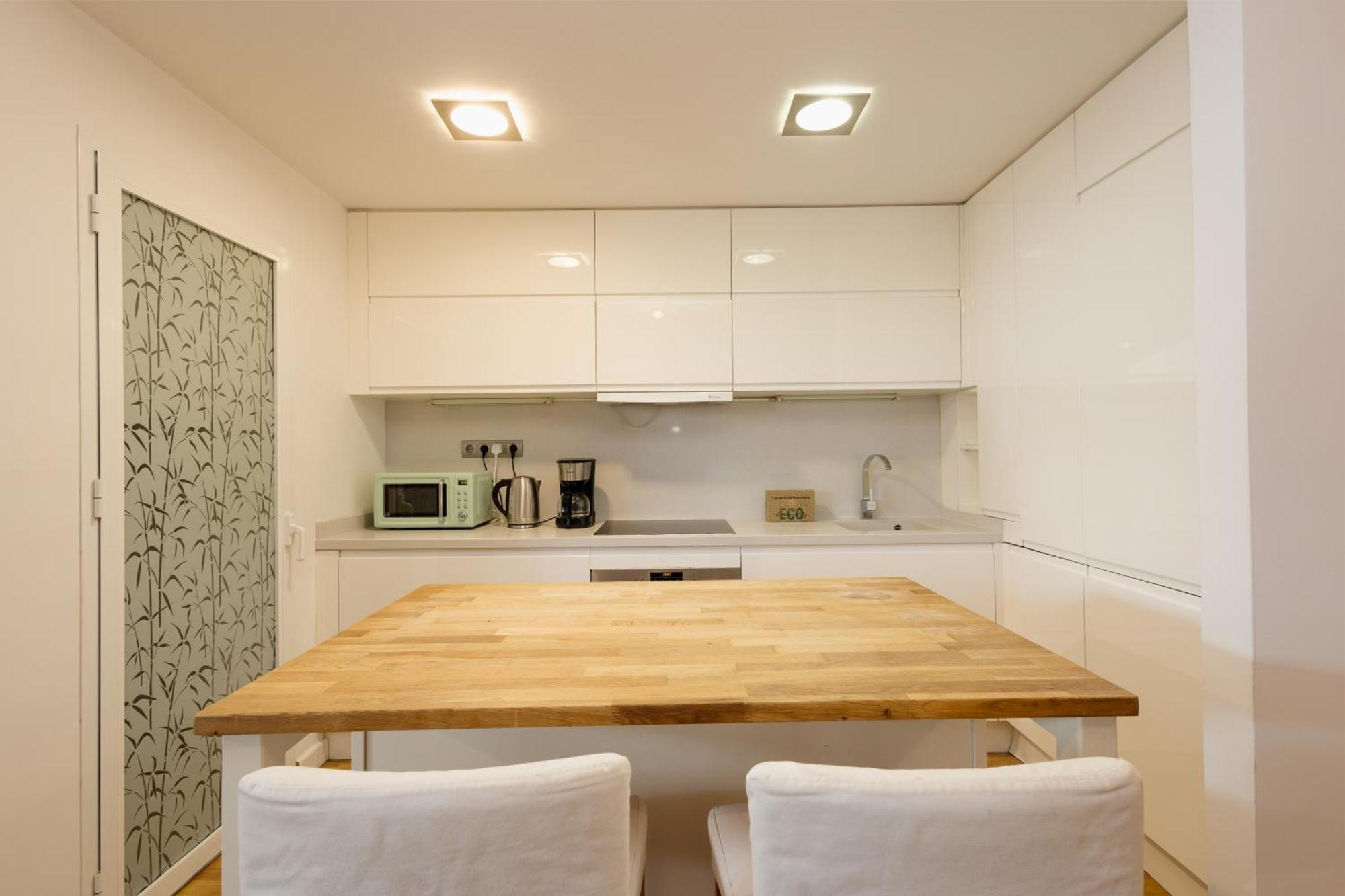 Ground Floor Holiday Apartment With Terrace And Pool In Puerto Banus, 马尔韦利亚 外观 照片