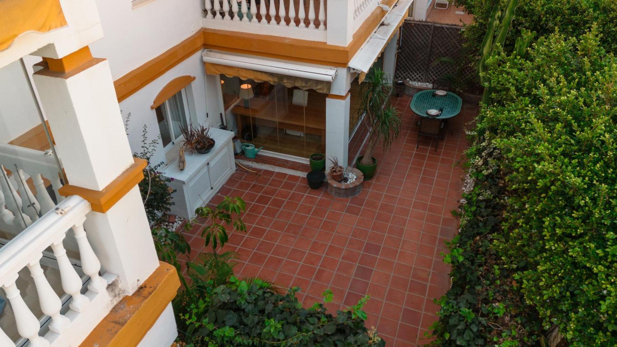 Ground Floor Holiday Apartment With Terrace And Pool In Puerto Banus, 马尔韦利亚 外观 照片